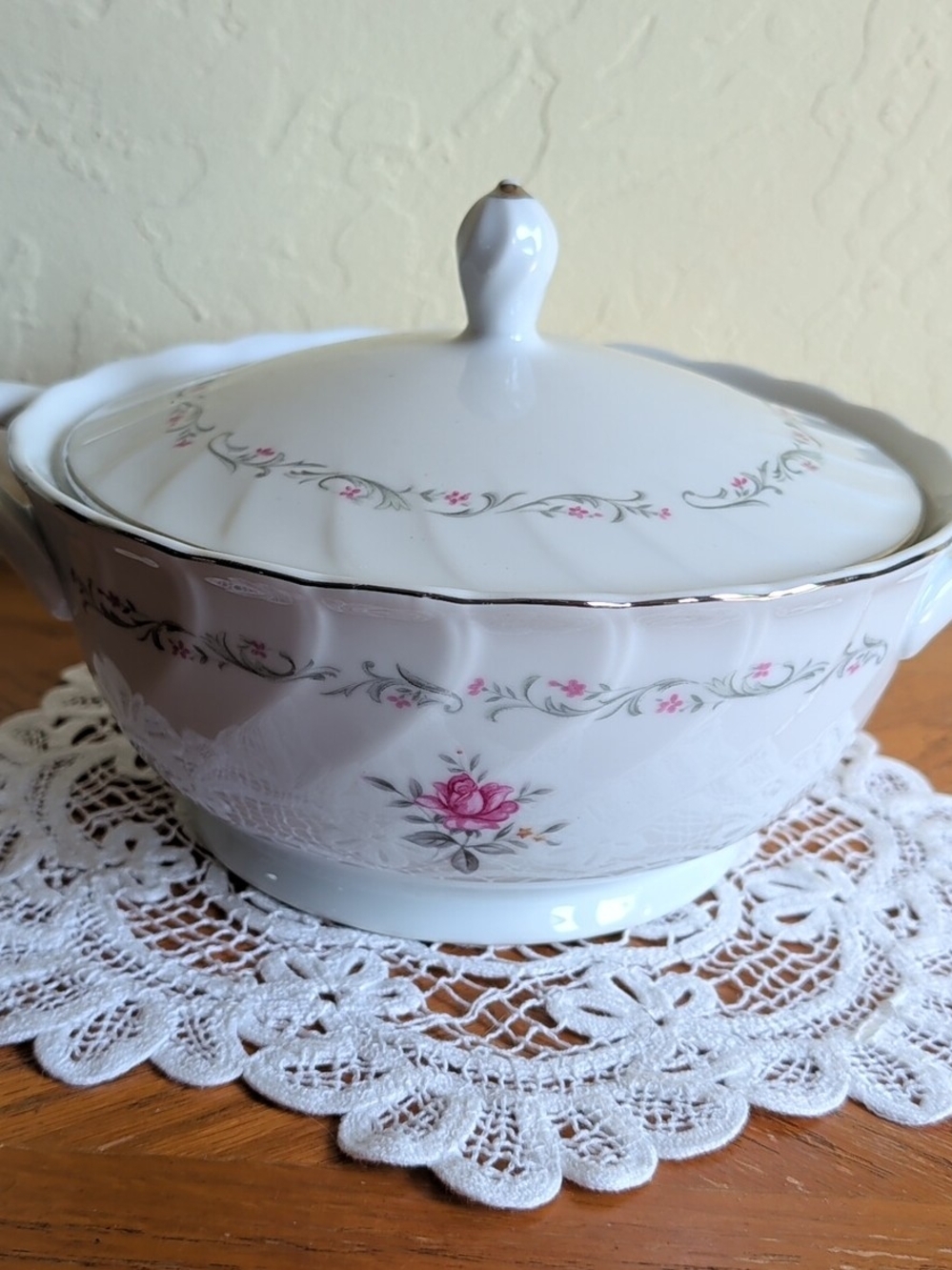Vintage Japan Royal Swirl Round Covered Serving Bowl Dish